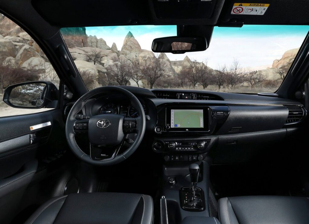 Toyota-Hilux_Hybrid_48V-2025