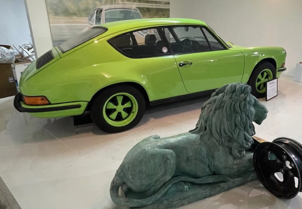 Porsche 911 B17 2+2 2025