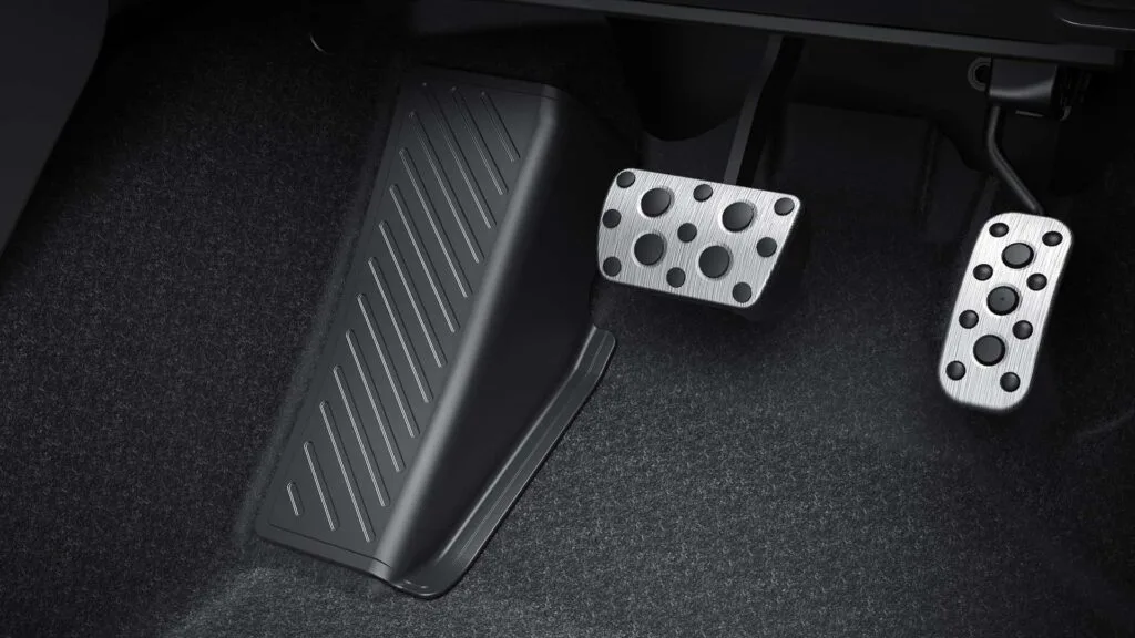 El Toyota Yaris GR se renueva: nuevo motor 1.6 y freno de mano tipo rally 3 toyota yaris gr 2026