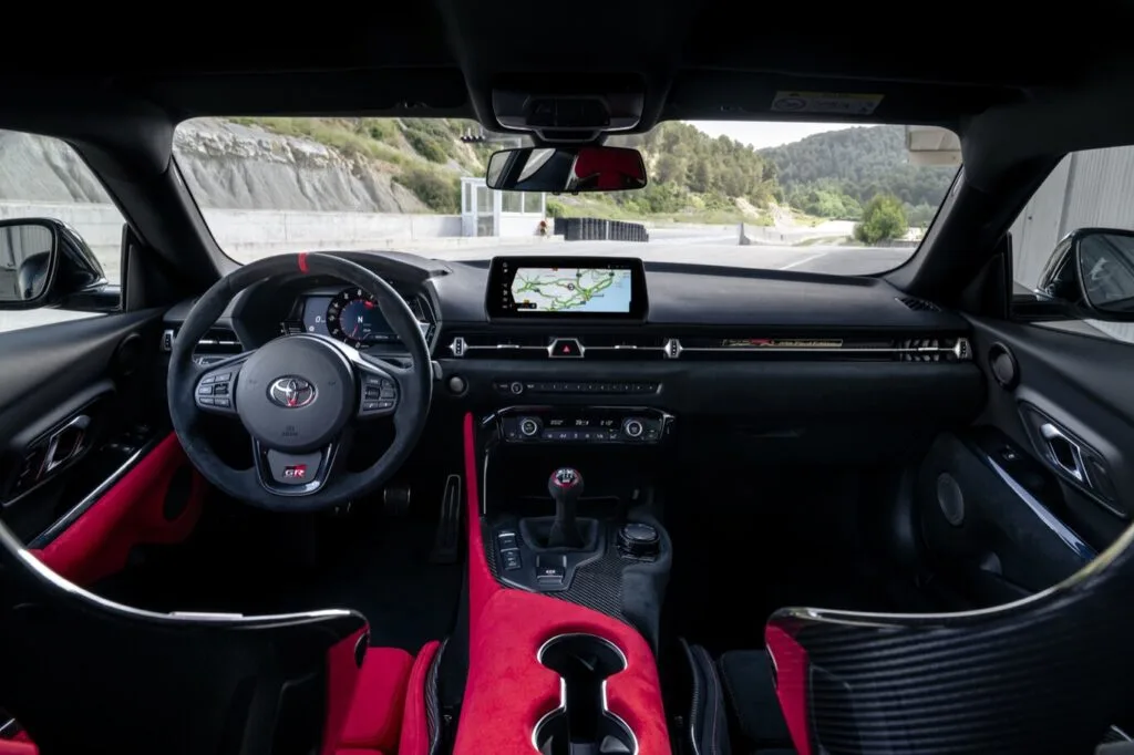Toyota-GR_Supra_A90_Final_Edition