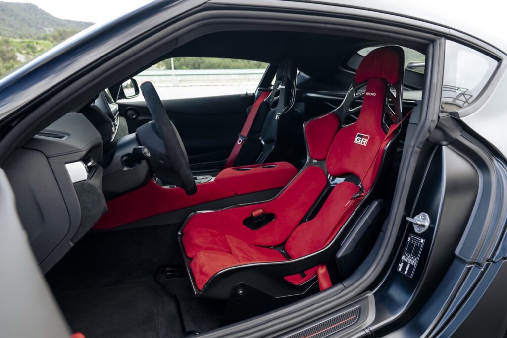 Toyota-GR_Supra_A90_Final_Edition