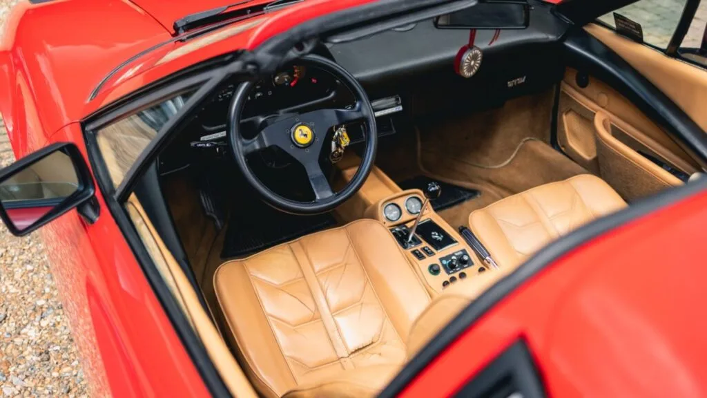 El Ferrari 308 de "Magnum": Una leyenda con motor italiano y alma hawaiana 3 ferrari 308-GTS-magnum