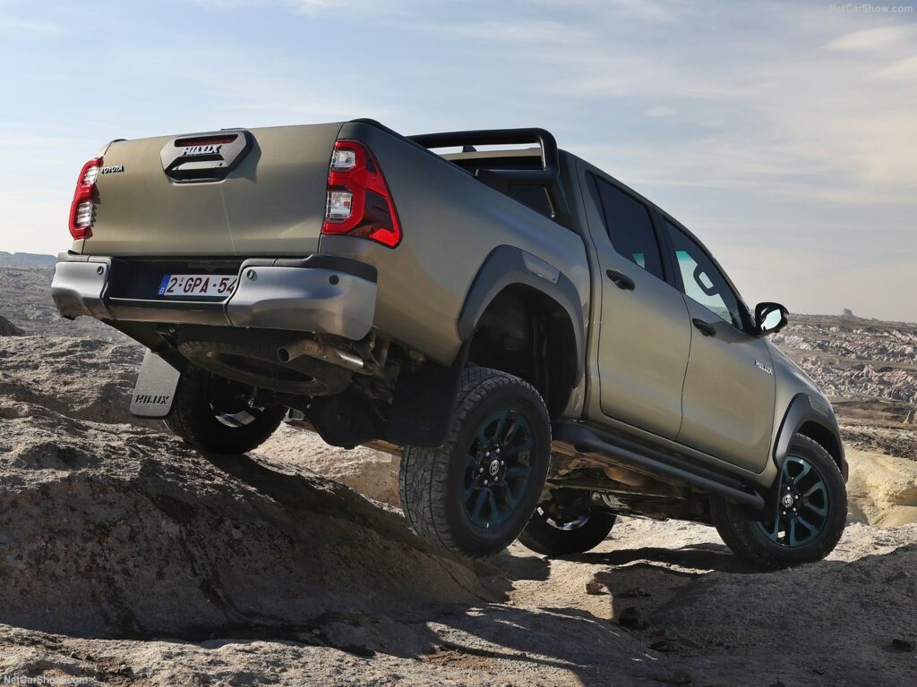 Toyota Hilux Hybrid 48V 2025