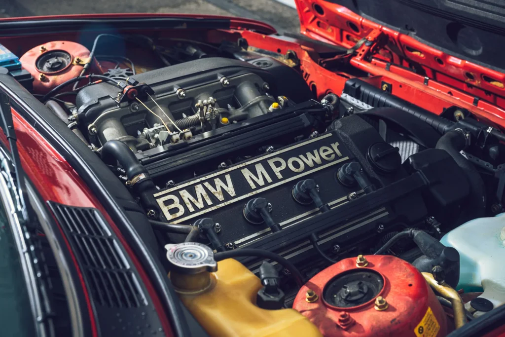 BMW M3 E30: 40 años después, sigue teniendo razón 2 autozoom