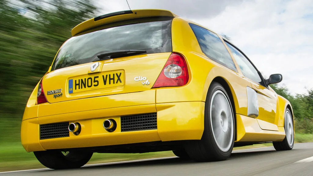 Renault Clio V6: las razones que lo convirtieron en un auto tan loco como inolvidable Renault Clio V6