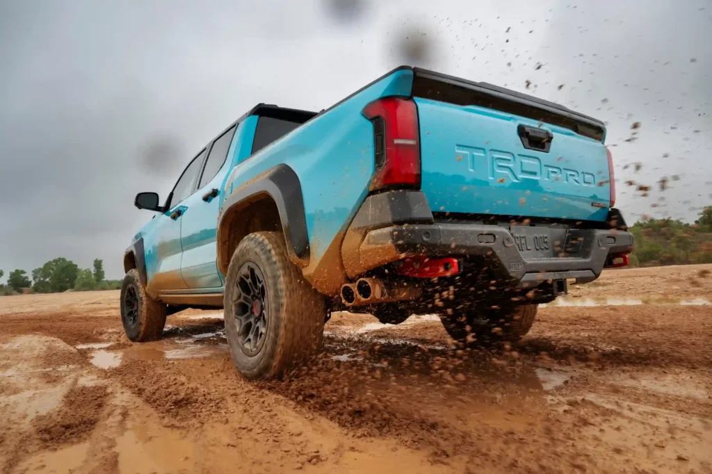 Toyota Tundra en Argentina: ¿seguro que más grande es mejor? 1 toyota tundra tdr argentina 2026 vista trasera