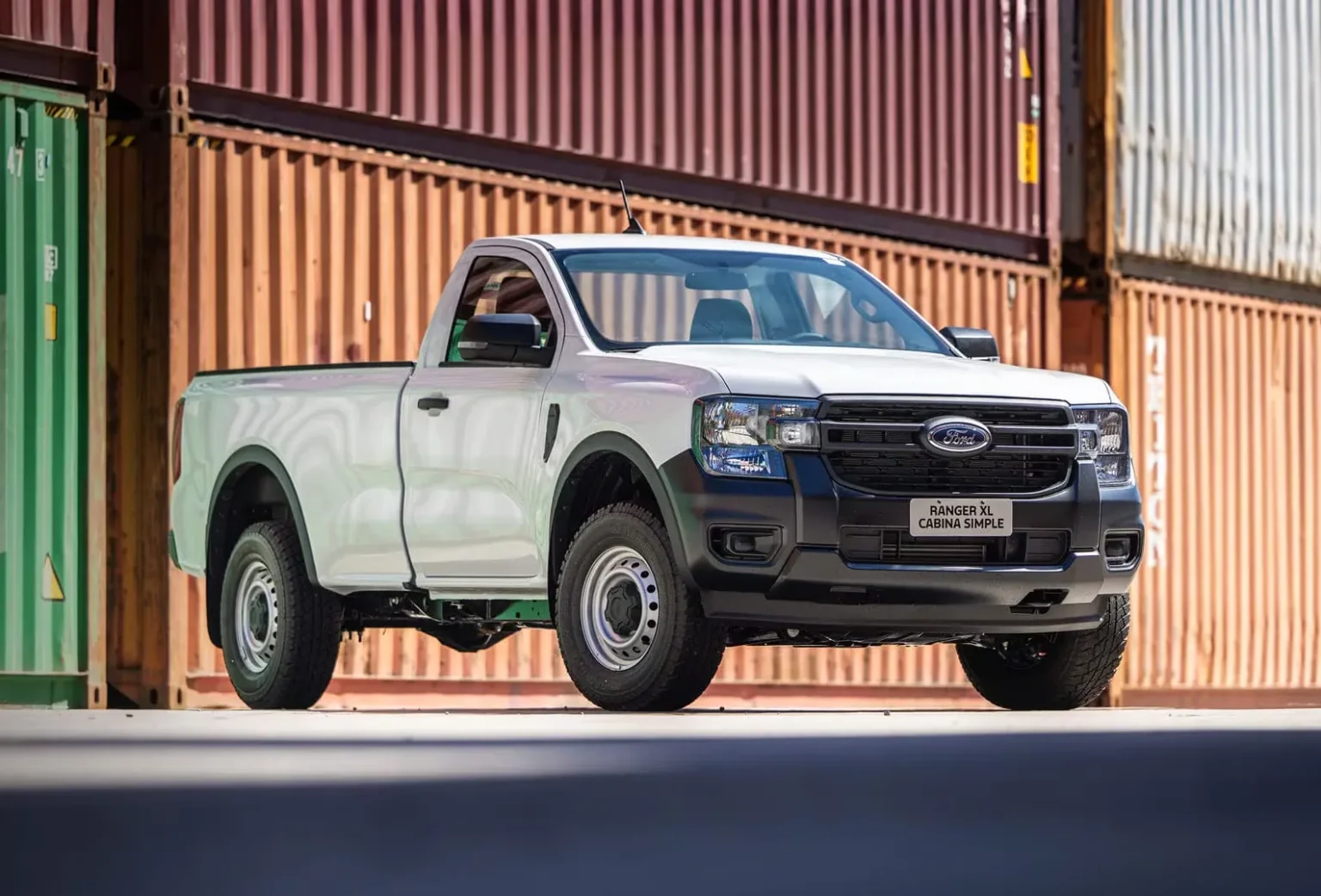 La Ford Ranger cabina simple ya está acá: versiones de laburo sin tanto firulete ford ranger cabina simple argentina
