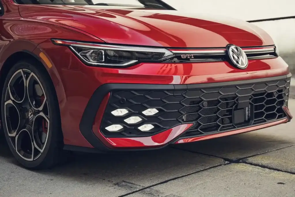 golf gti 2026 parilla delantera