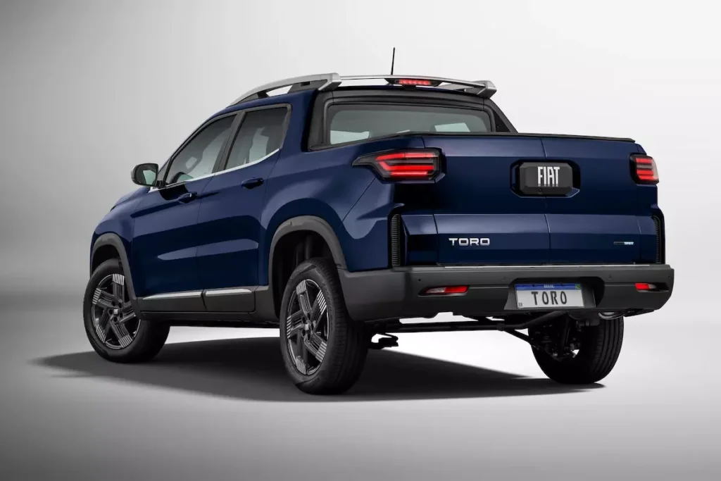 La Fiat Toro estrena una versión híbrida: conviene? 3 Fiat Toro MHEV 2027 parte trasera