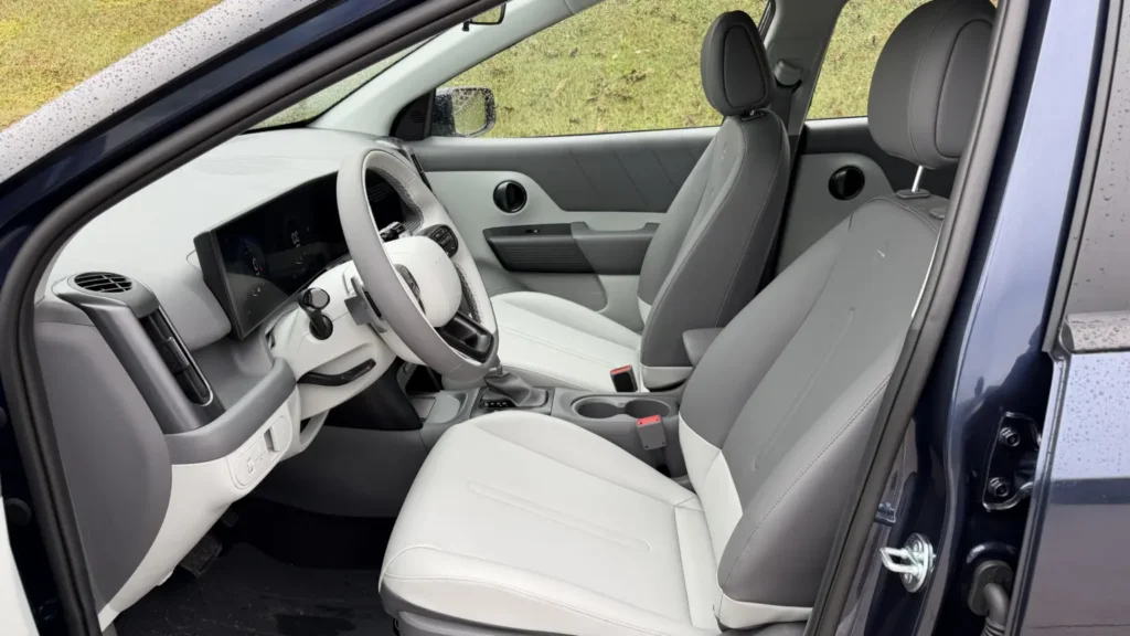 Hyundai-i20-2027-interior de costado
