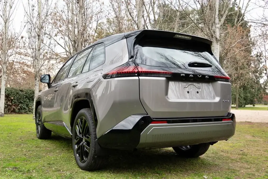 toyota rav4 hibrida argentina vista trasera