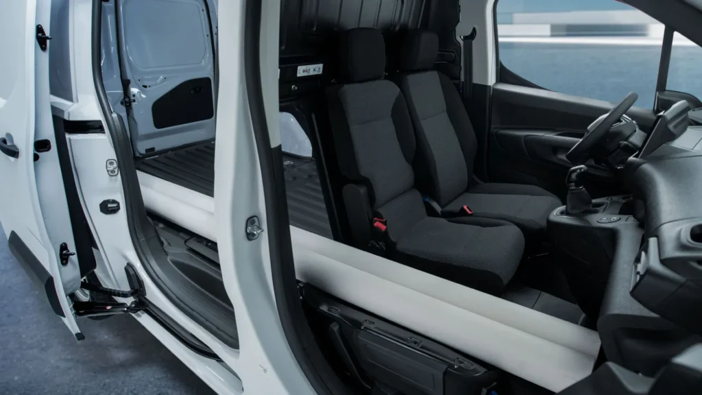 interior de la nueva citroen berlingo 2026 importada en argentina 2026