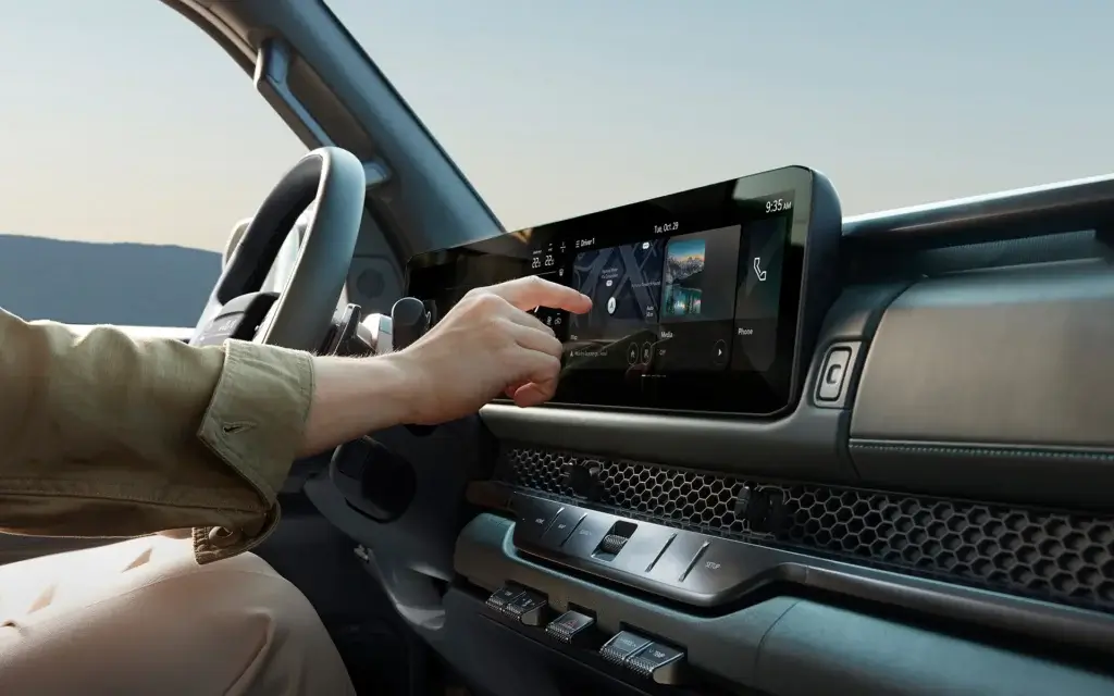 Kia inicia la reserva de la pickup Tasman que llega importada desde Corea 6 Kia Tasman panel multimedia y equipamiento interior