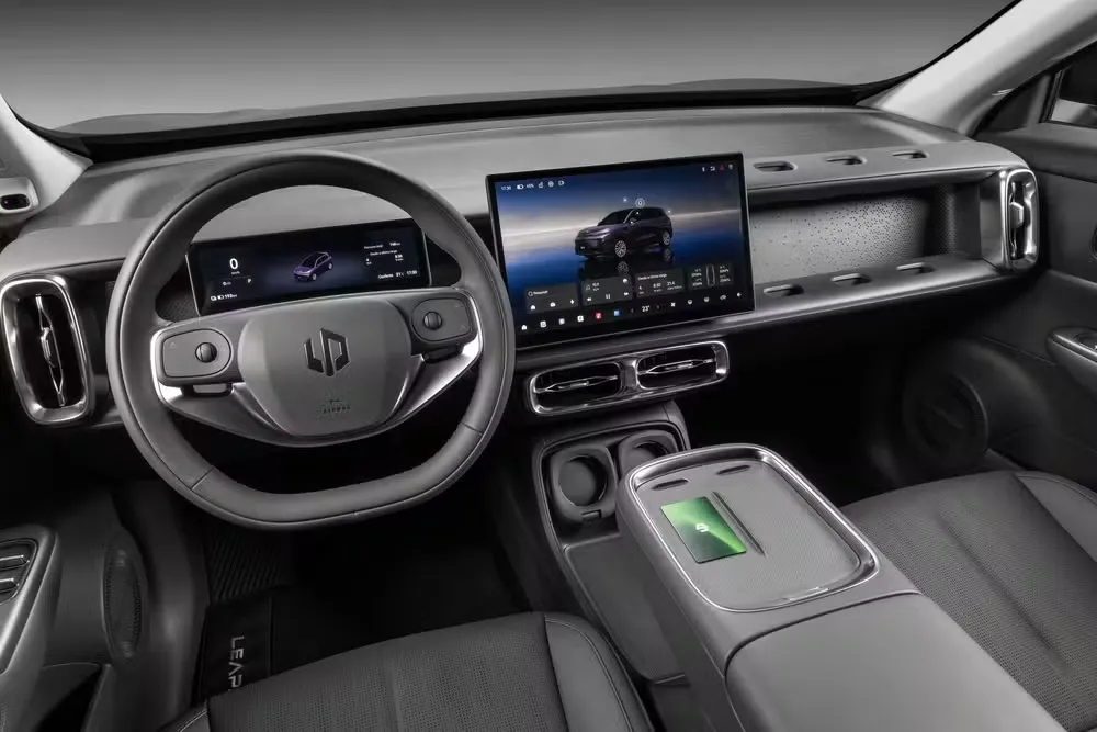 leapmotor-b10 interior.webp