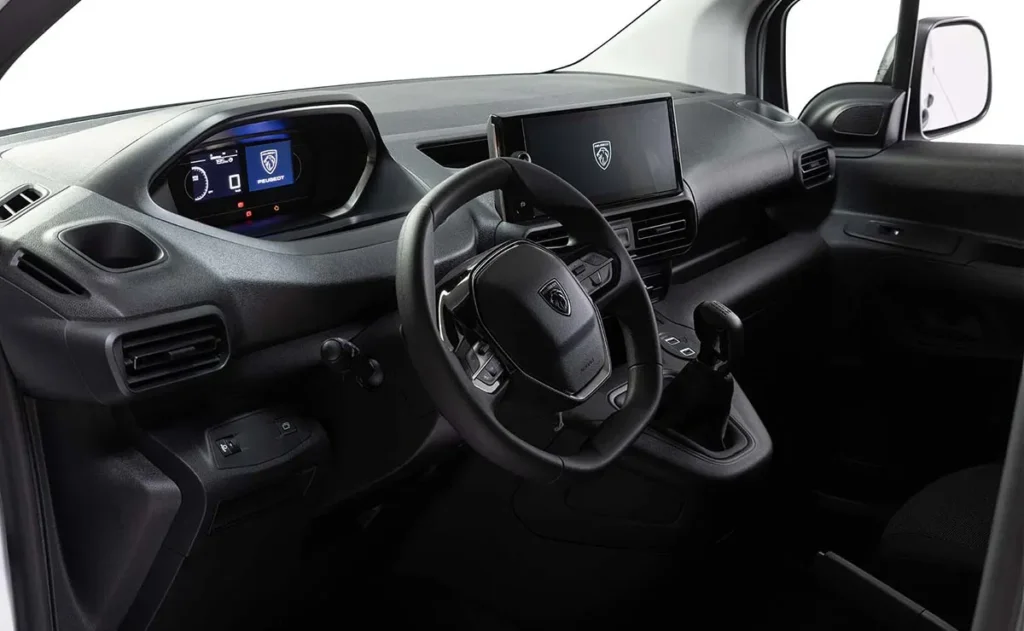 interior de la nueva peugeot partner importada en argentina