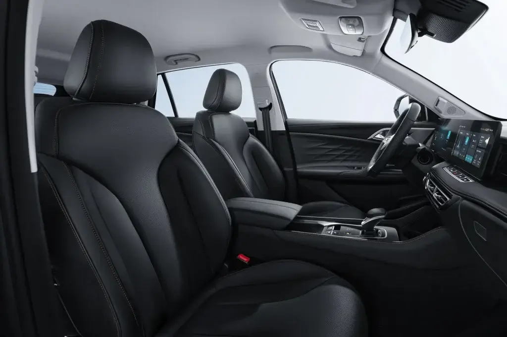 MG ya ofrece el SUV HS Hybrid+por USD 33.900 3 mg hs hybrid plus asientos